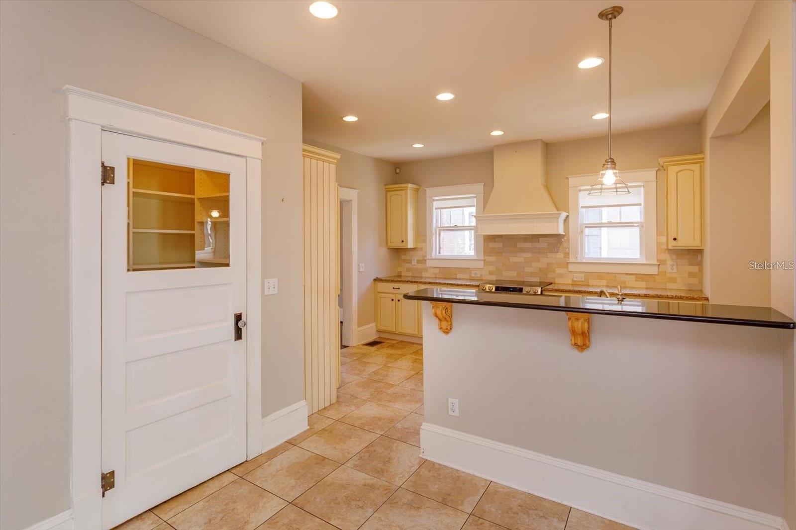 817 E LIVINGSTON ST, ORLANDO, FL, 32803
