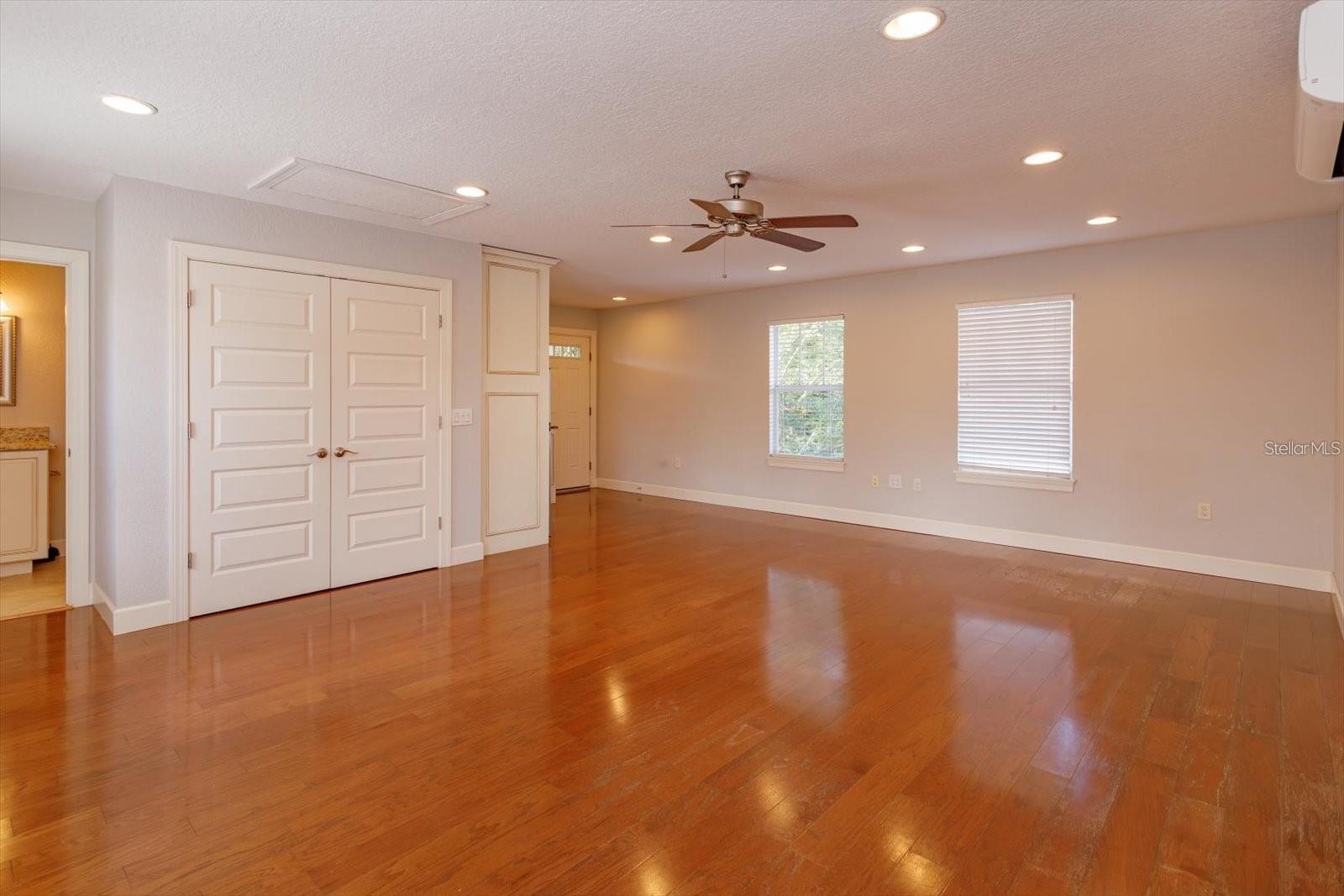 817 E LIVINGSTON ST, ORLANDO, FL, 32803