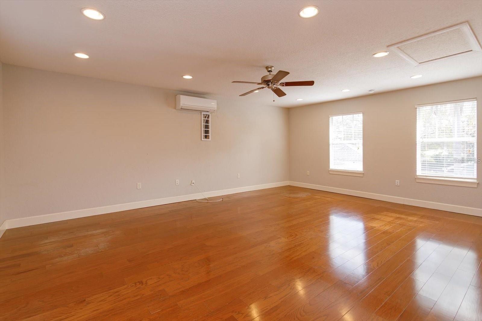 817 E LIVINGSTON ST, ORLANDO, FL, 32803