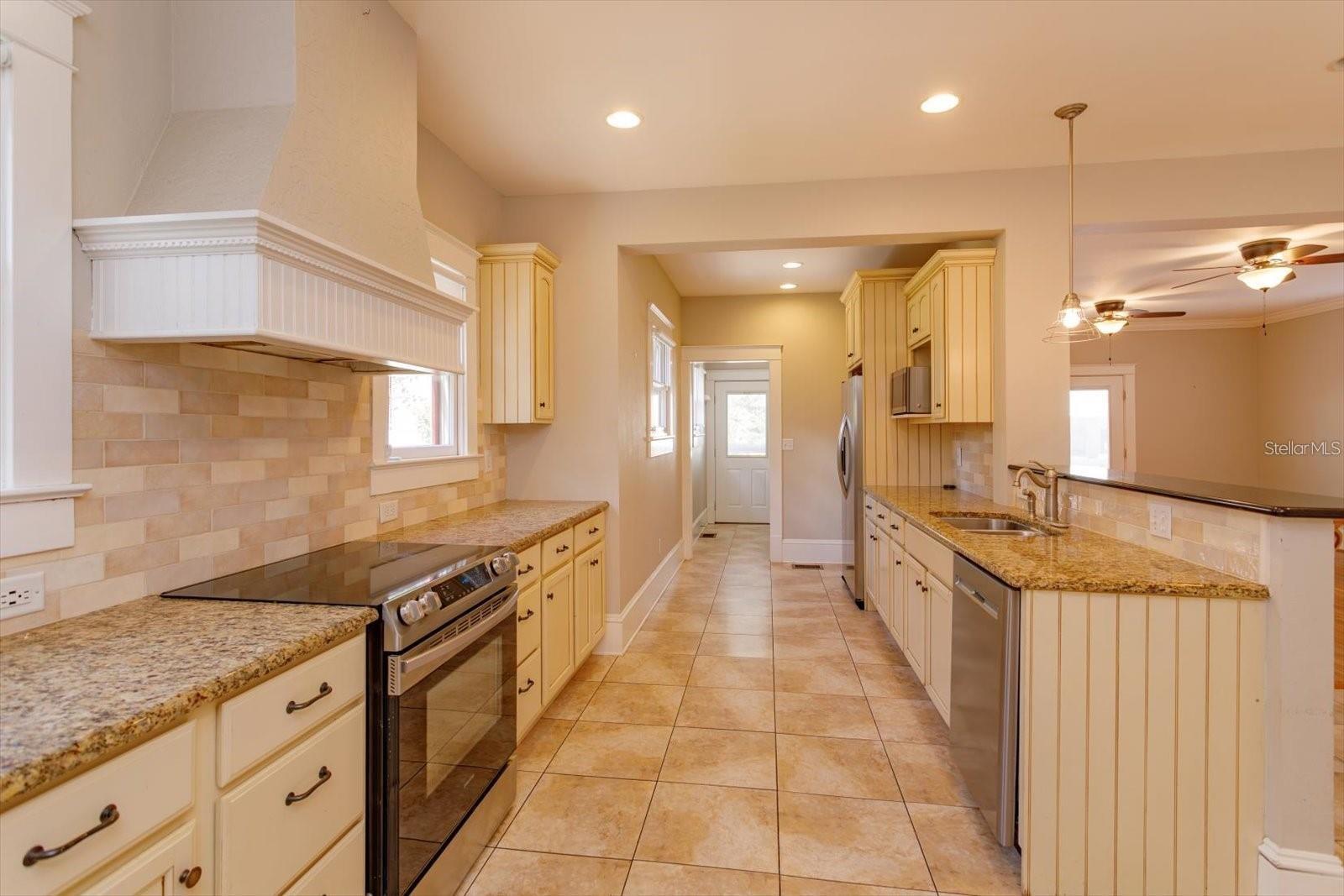 817 E LIVINGSTON ST, ORLANDO, FL, 32803