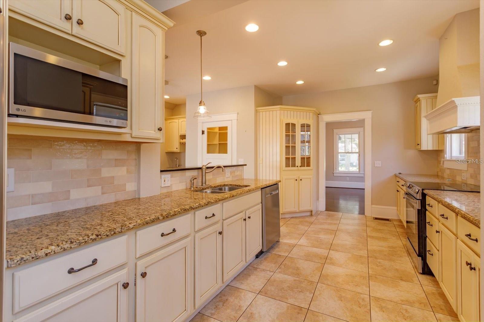 817 E LIVINGSTON ST, ORLANDO, FL, 32803