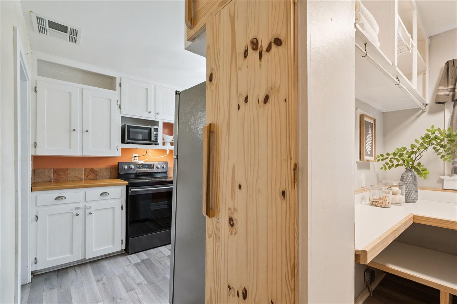 2000 PAGE AVE, ORLANDO, FL, 32806