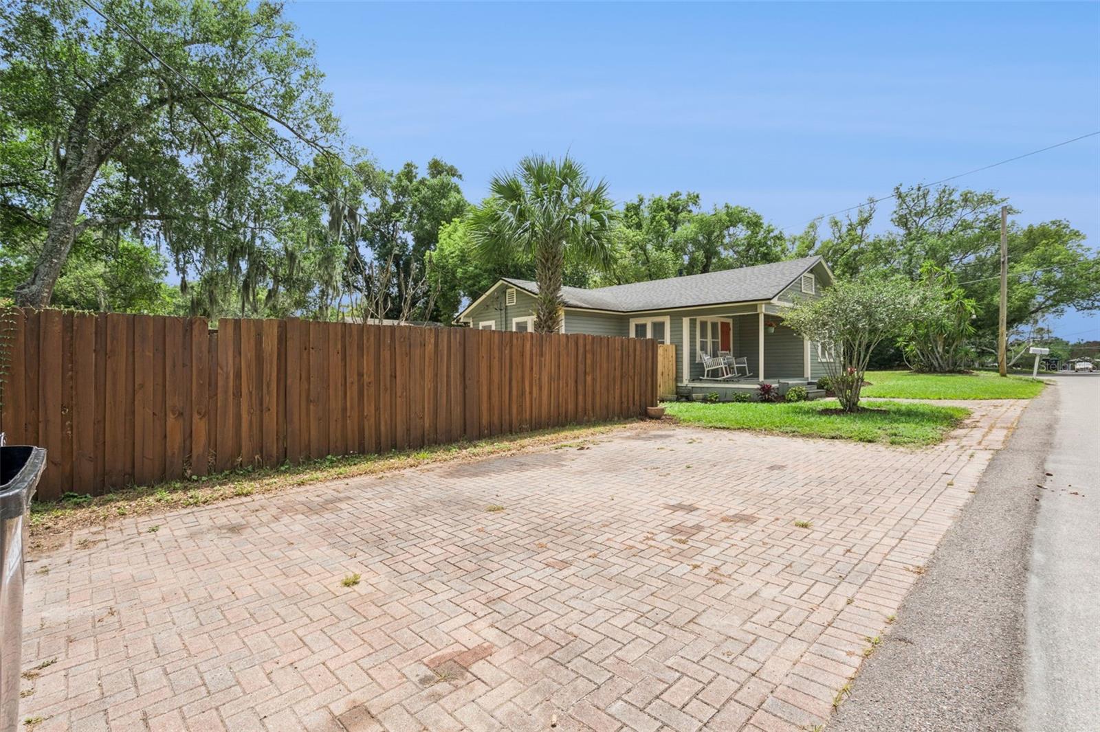 2000 PAGE AVE, ORLANDO, FL, 32806