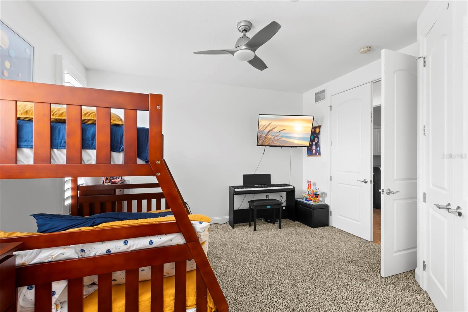 6 ACADEMY WAY S #221, ST PETERSBURG, FL, 33711