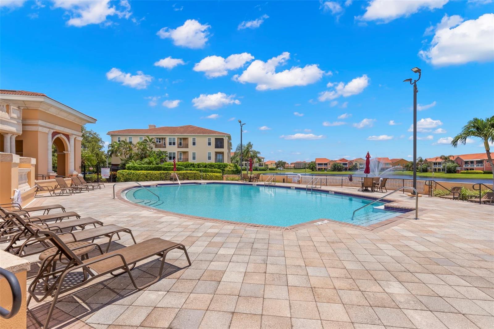 6 ACADEMY WAY S #221, ST PETERSBURG, FL, 33711