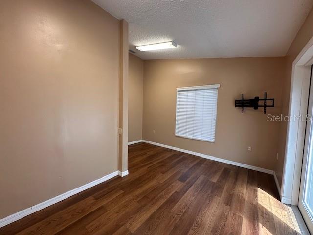 542 E CAROLINE ST, TAVARES, FL, 32778
