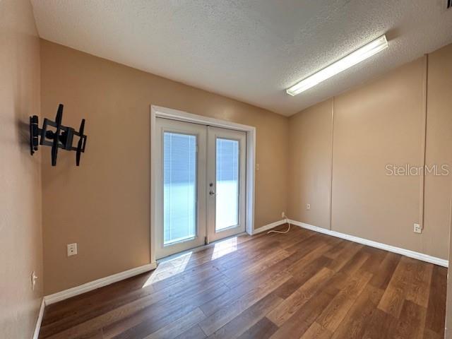 542 E CAROLINE ST, TAVARES, FL, 32778