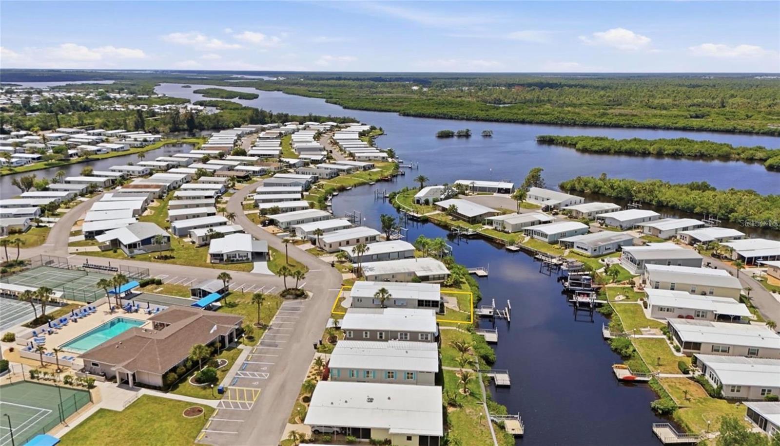 118 MARTINIQUE RD, NORTH PORT, FL, 34287