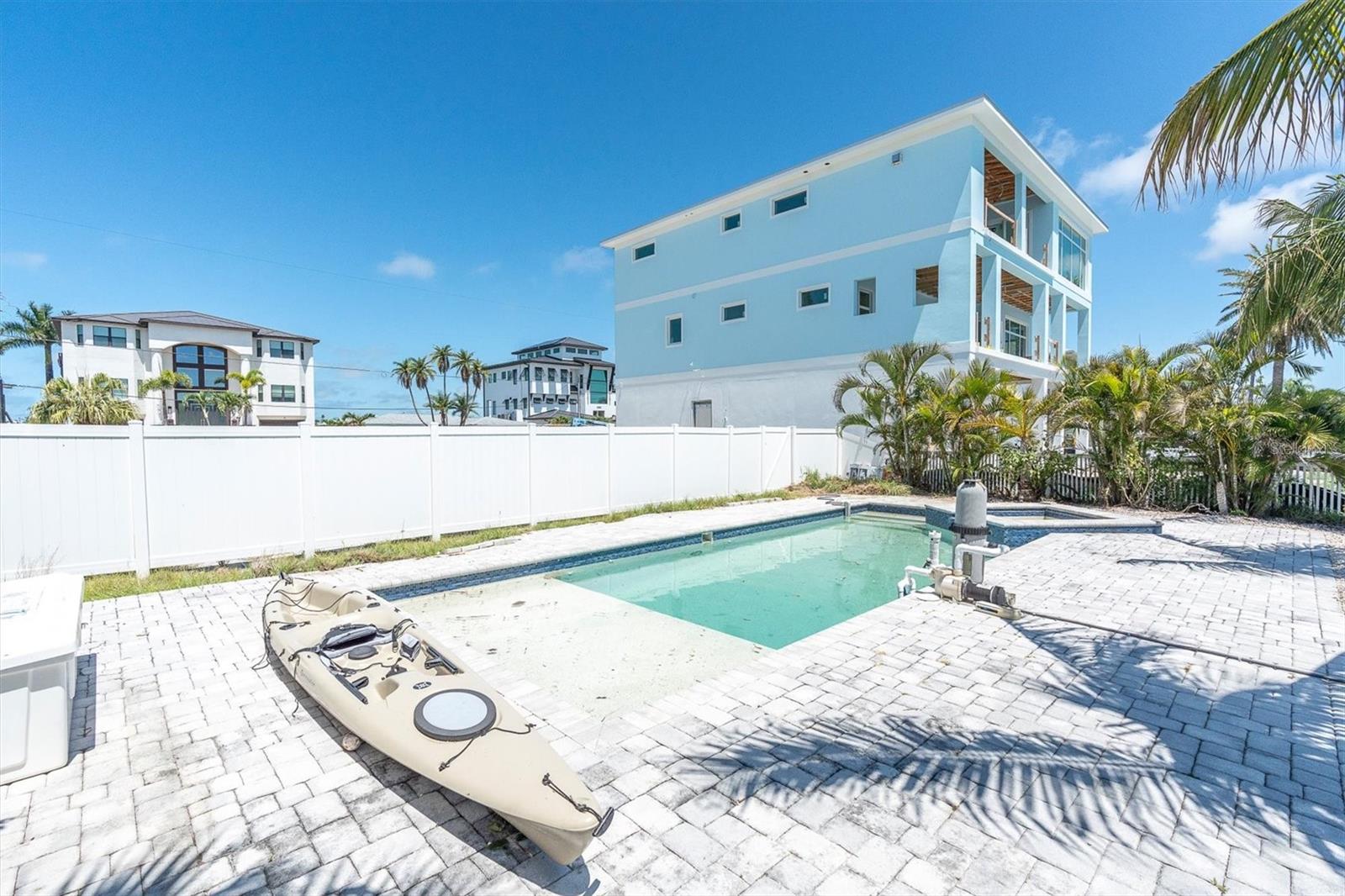 575 CRYSTAL DR, MADEIRA BEACH, FL, 33708