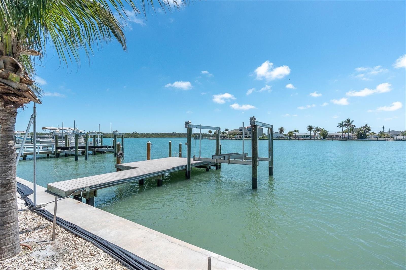 575 CRYSTAL DR, MADEIRA BEACH, FL, 33708