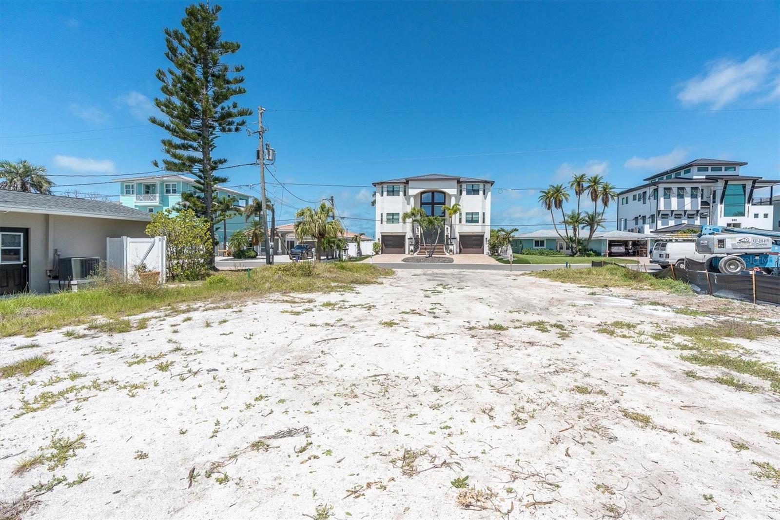 575 CRYSTAL DR, MADEIRA BEACH, FL, 33708