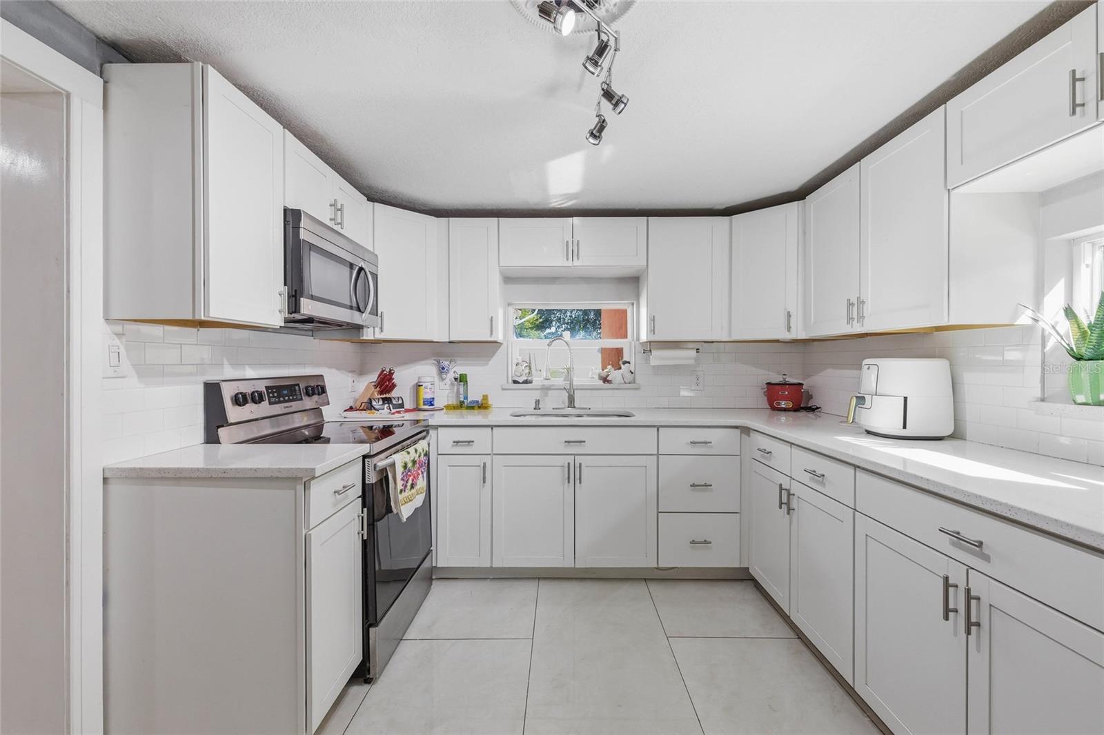 6760 RUNNEL DR, NEW PORT RICHEY, FL, 34653