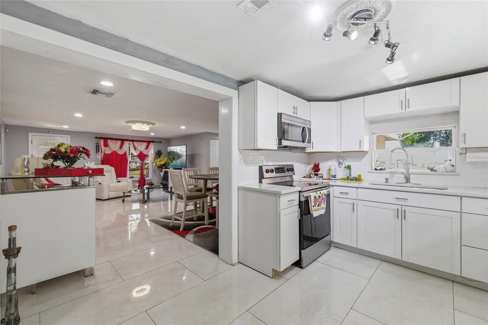6760 RUNNEL DR, NEW PORT RICHEY, FL, 34653
