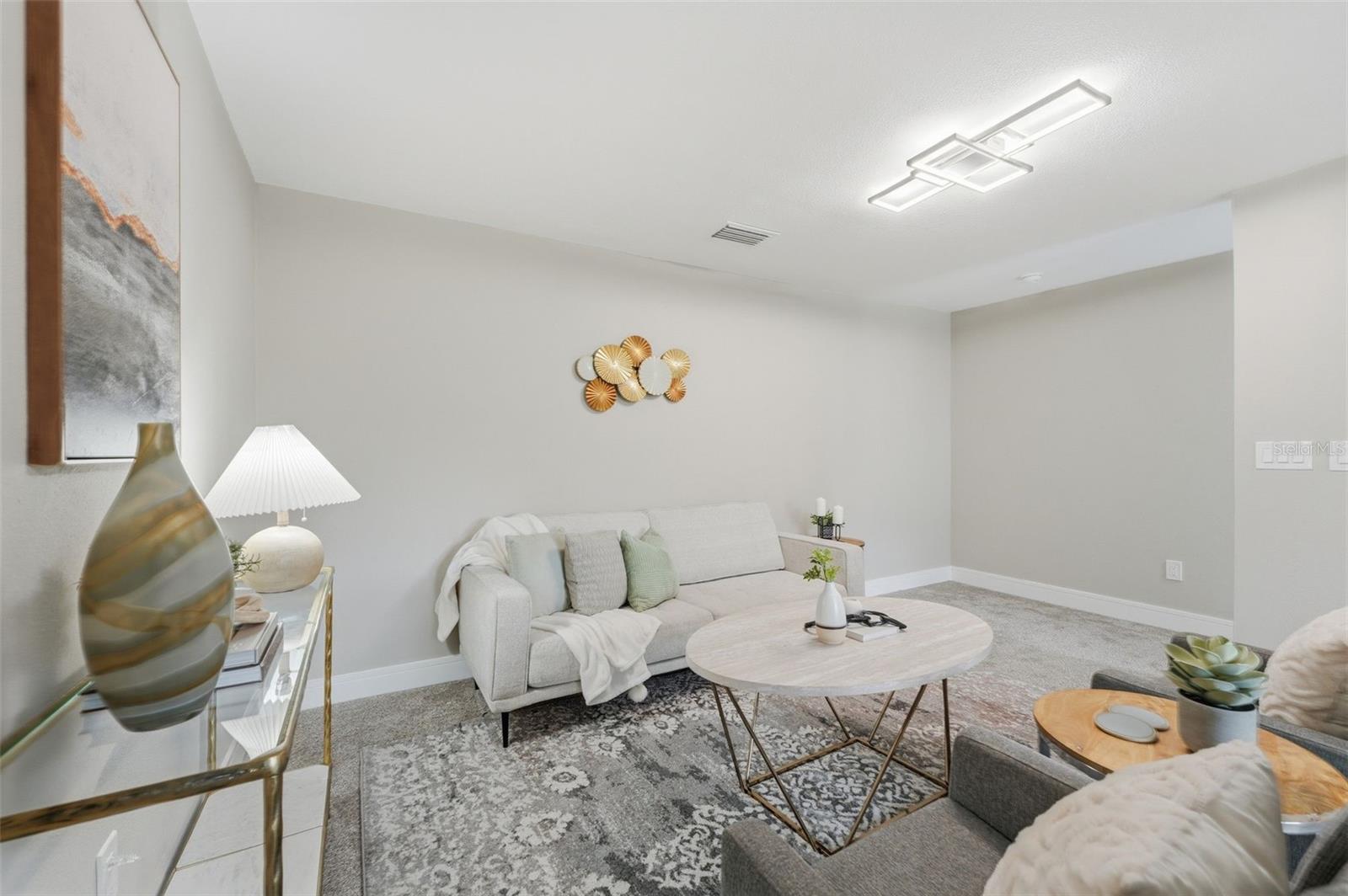 15 E LAUREL ST, APOPKA, FL, 32703