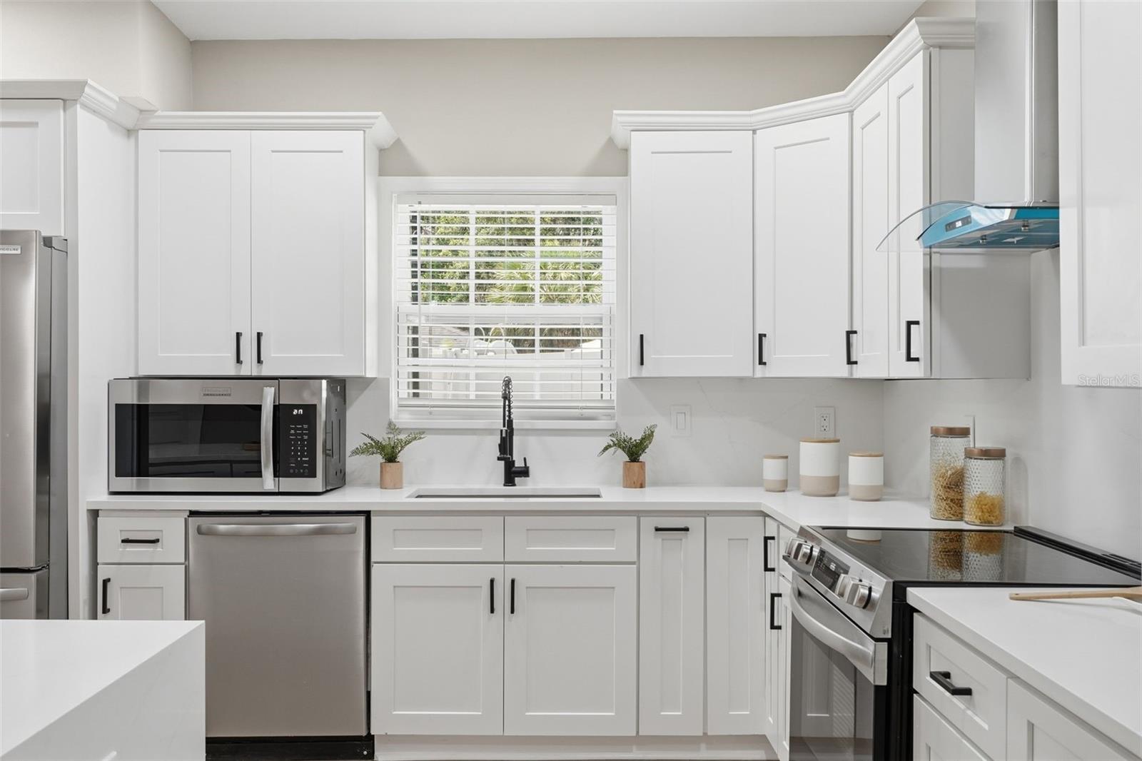 15 E LAUREL ST, APOPKA, FL, 32703
