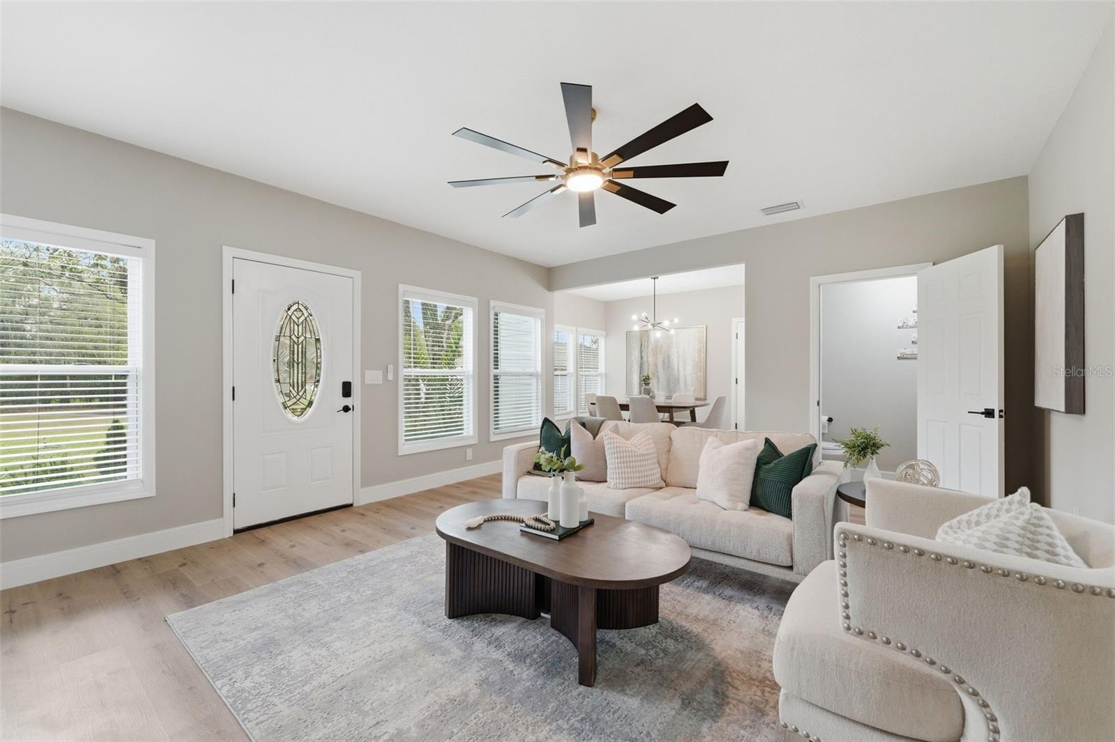 15 E LAUREL ST, APOPKA, FL, 32703