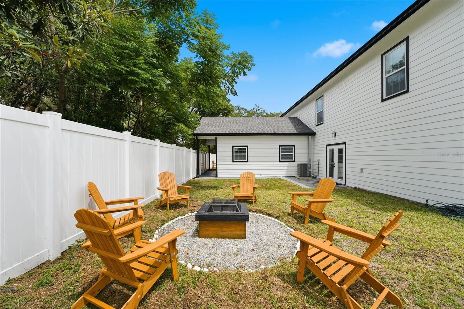 15 E LAUREL ST, APOPKA, FL, 32703