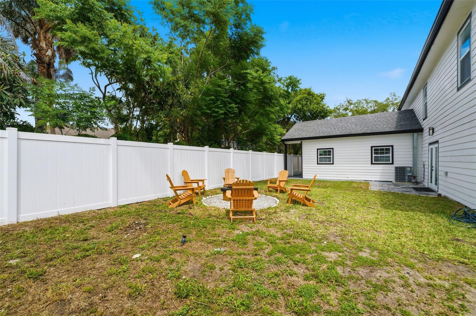 15 E LAUREL ST, APOPKA, FL, 32703