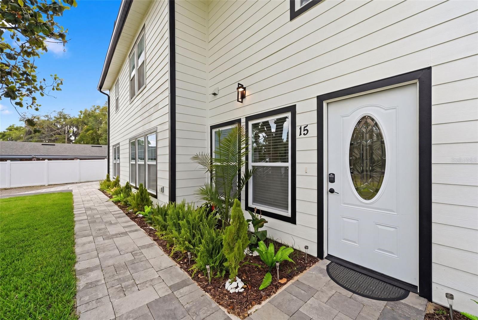 15 E LAUREL ST, APOPKA, FL, 32703