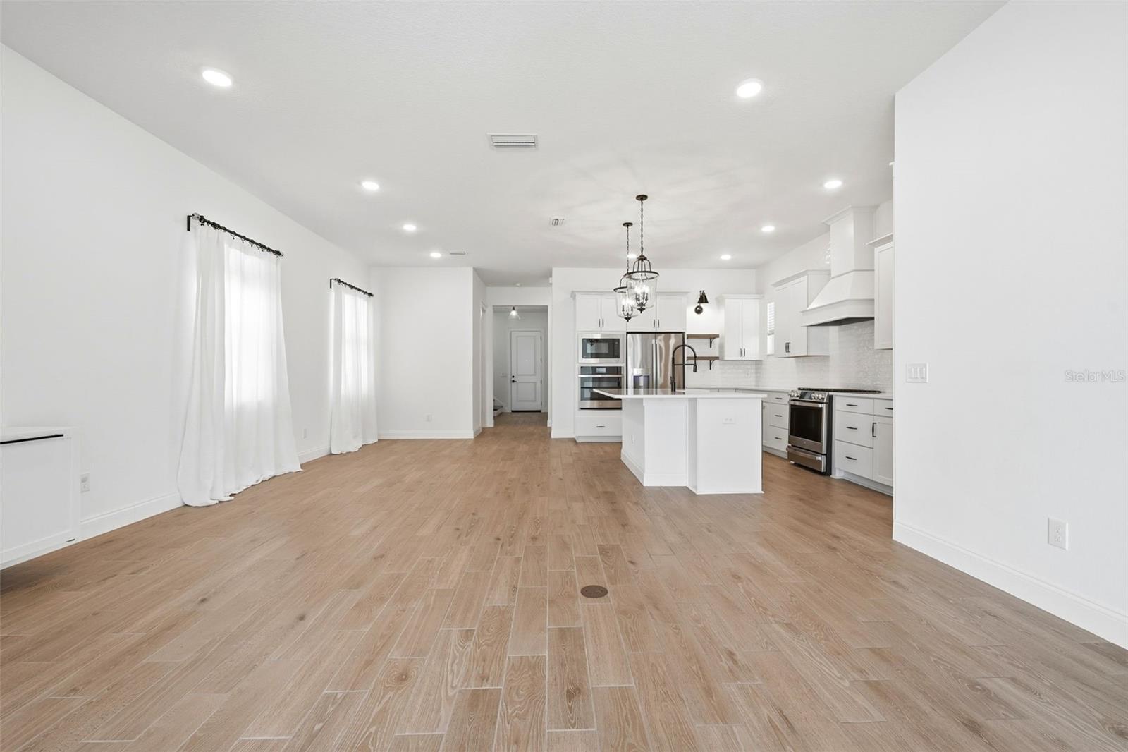 12626 CLEAR SAPPHIRE DR, WINTER GARDEN, FL, 34787