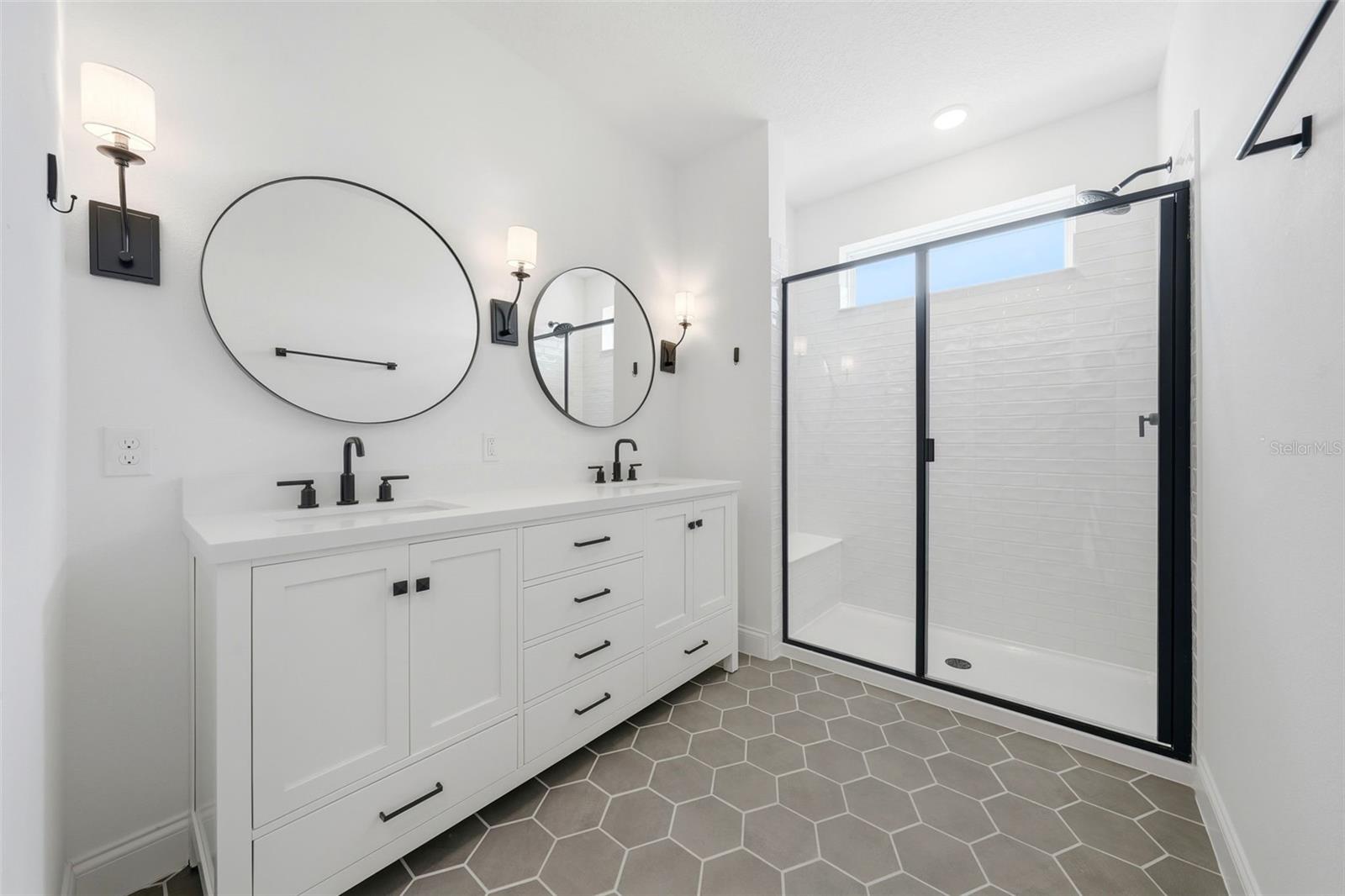 12626 CLEAR SAPPHIRE DR, WINTER GARDEN, FL, 34787