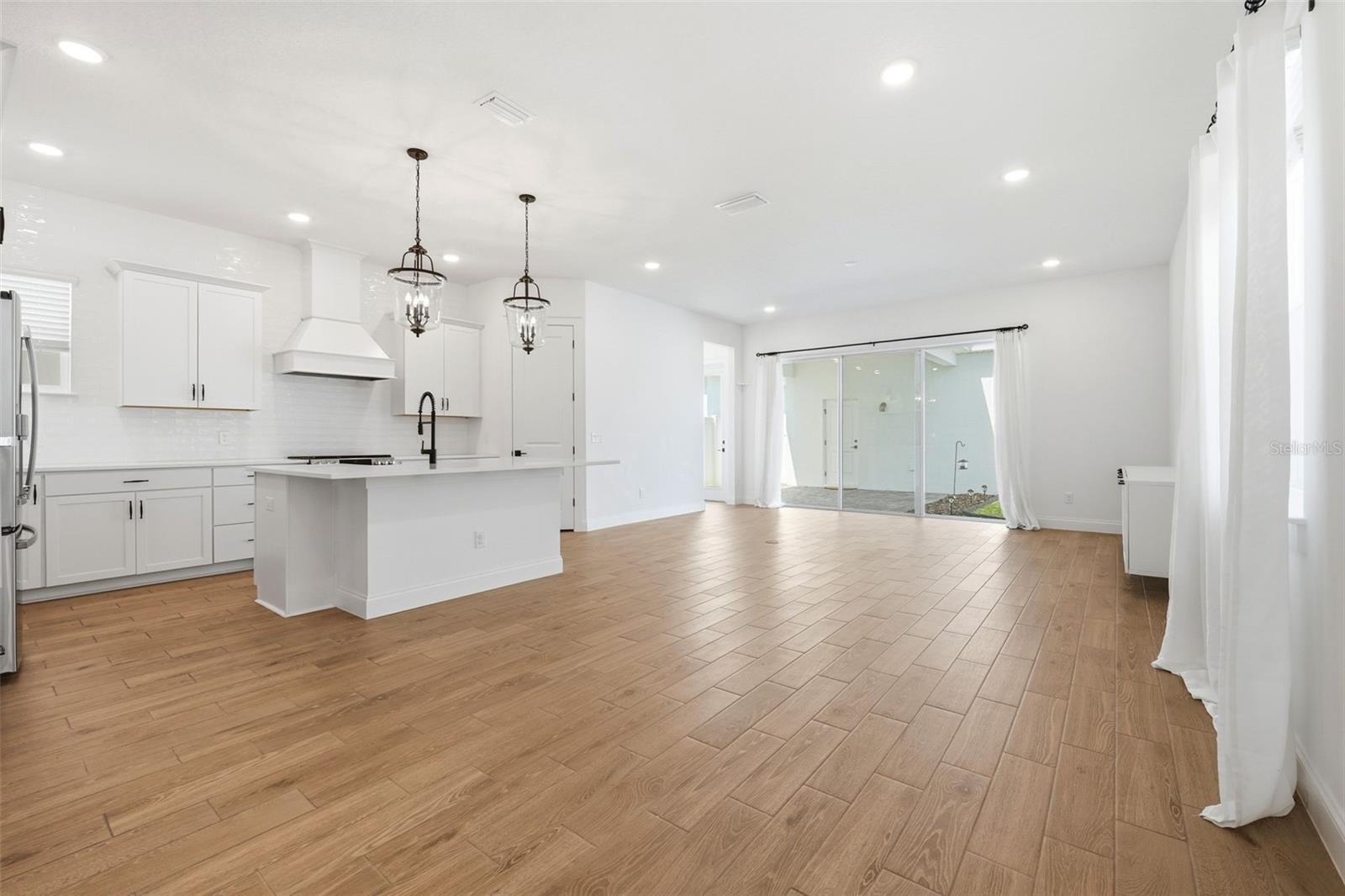 12626 CLEAR SAPPHIRE DR, WINTER GARDEN, FL, 34787