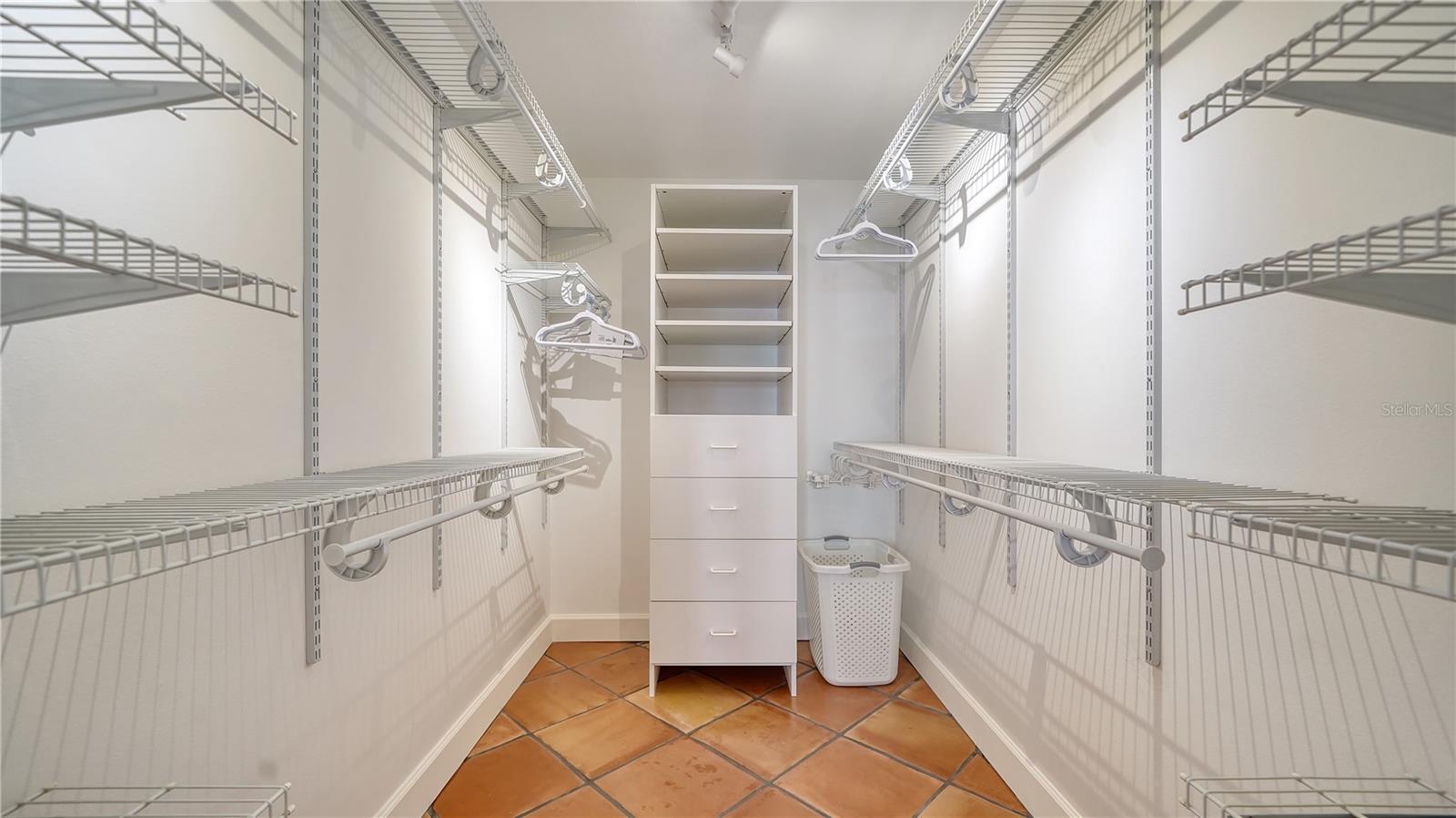 800 BENJAMIN FRANKLIN DR #406, SARASOTA, FL, 34236