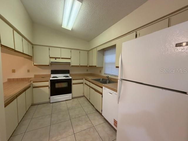 32818 LAKE SQUARE CT #10, LEESBURG, FL, 34788