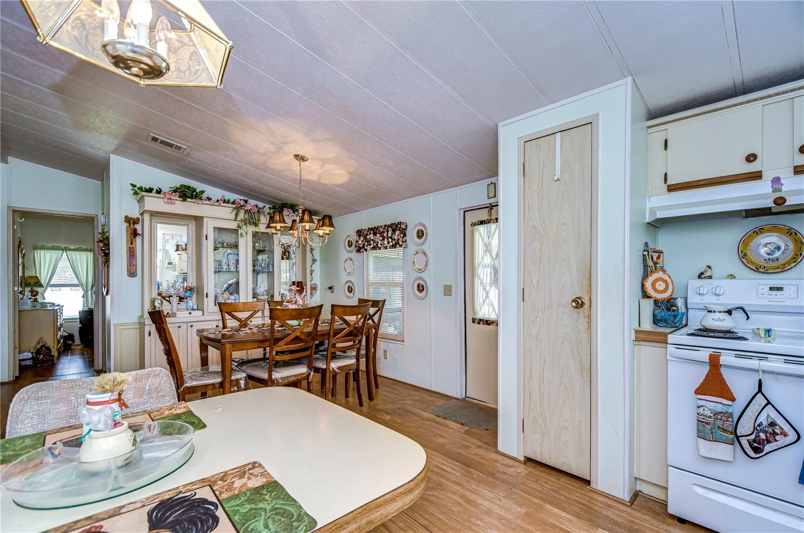 3843 DAMIAN DR, ZEPHYRHILLS, FL, 33541