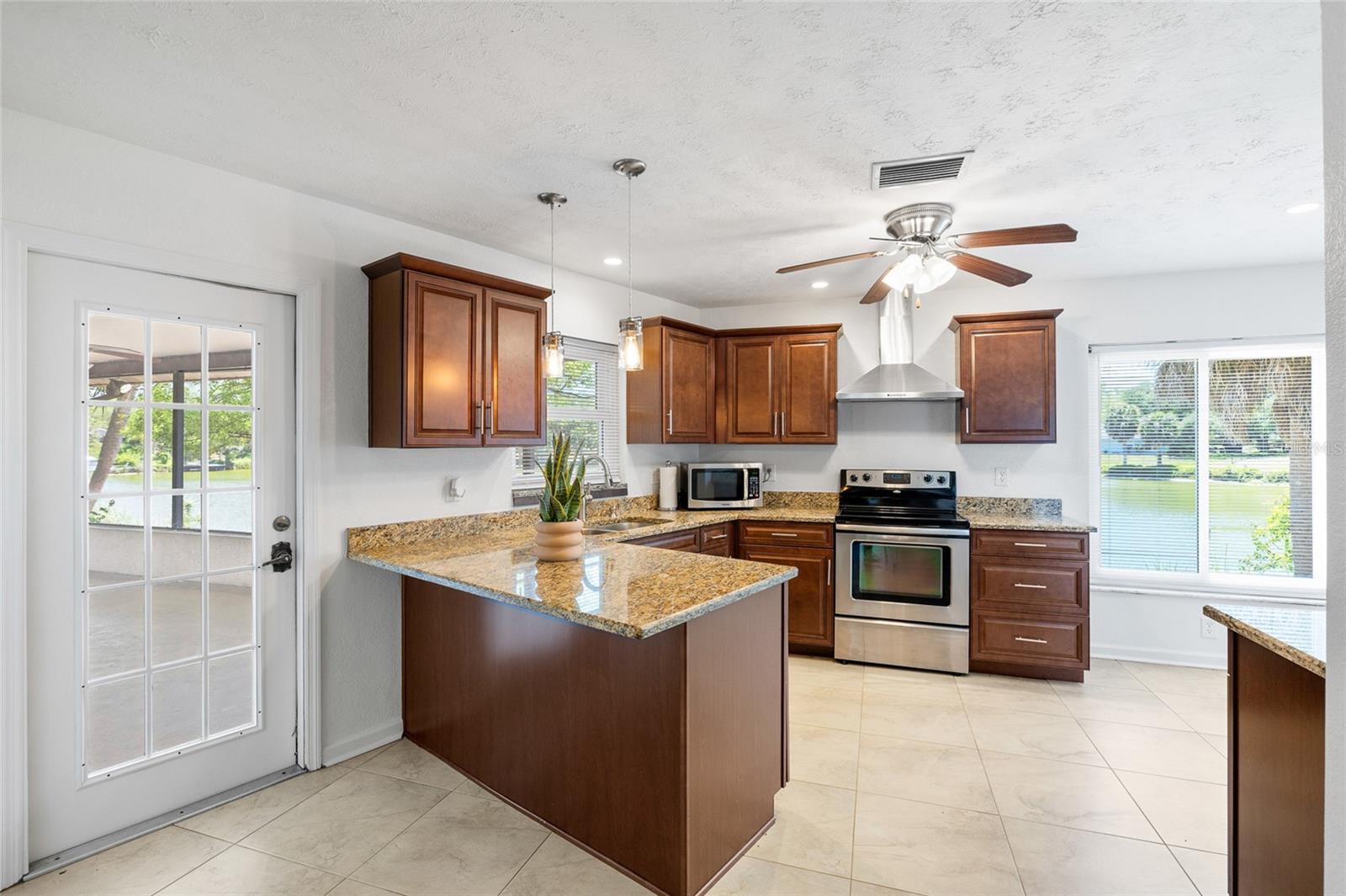 7415 LAKE FOREST CIR, PORT RICHEY, FL, 34668