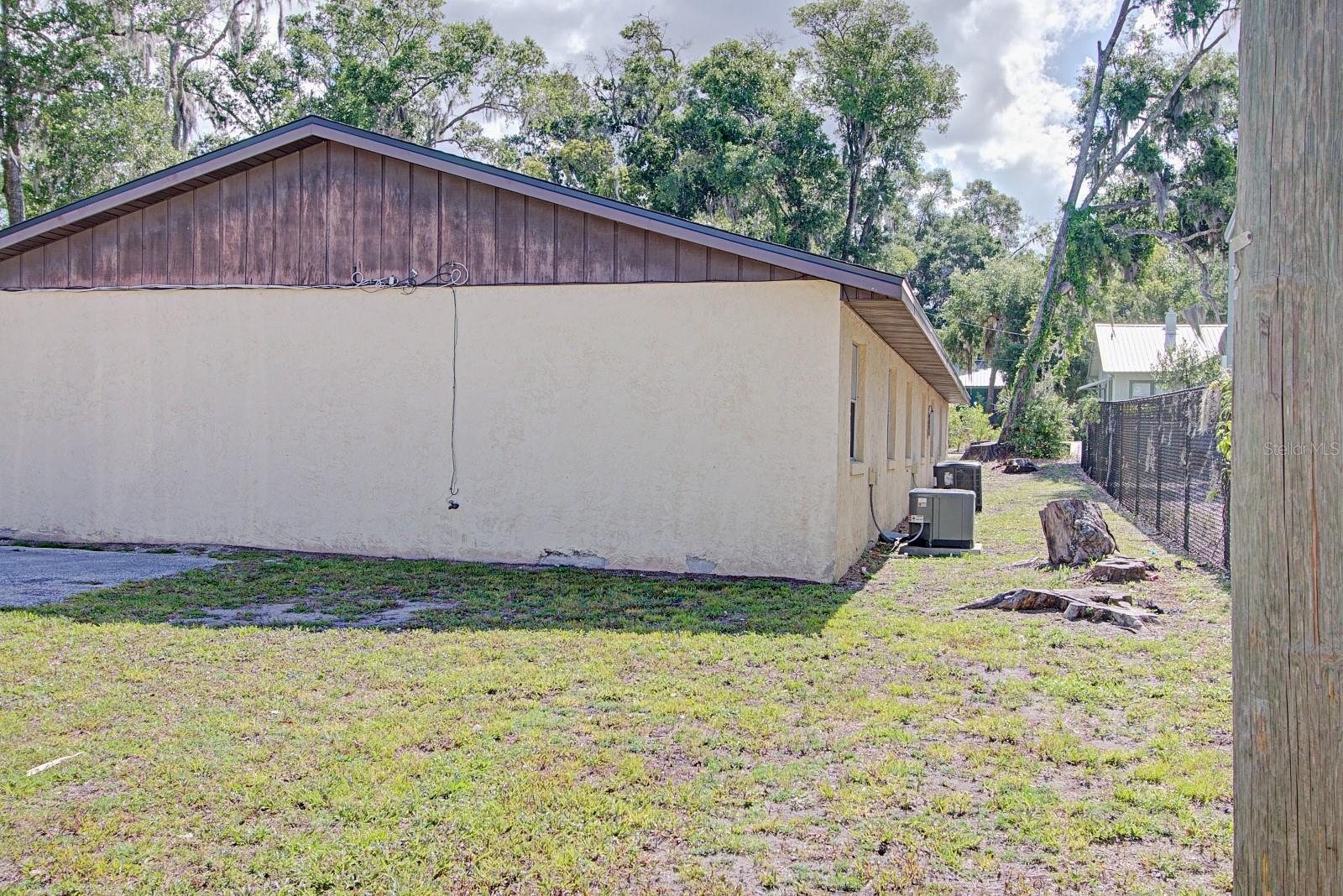 830 N CLAKE ST, DELAND, FL, 32724