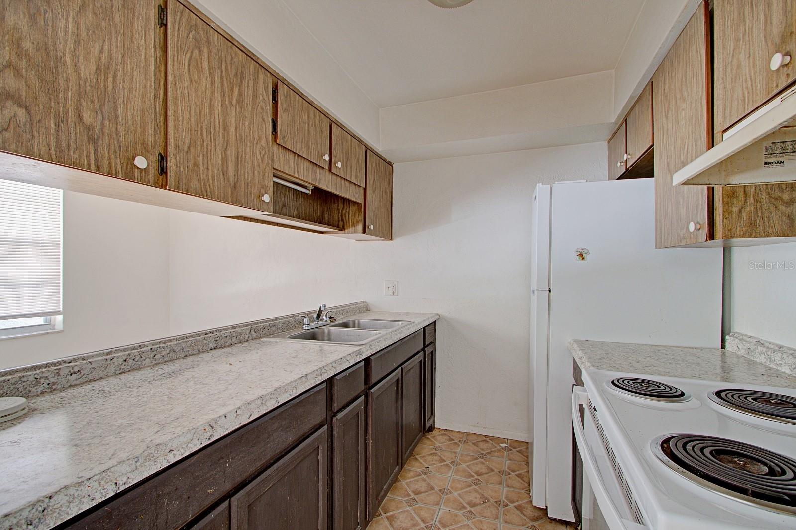 830 N CLAKE ST, DELAND, FL, 32724