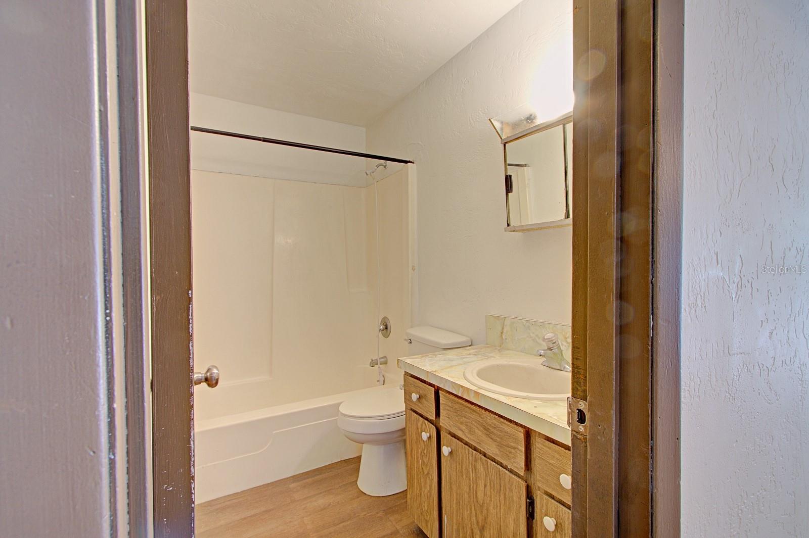 830 N CLAKE ST, DELAND, FL, 32724