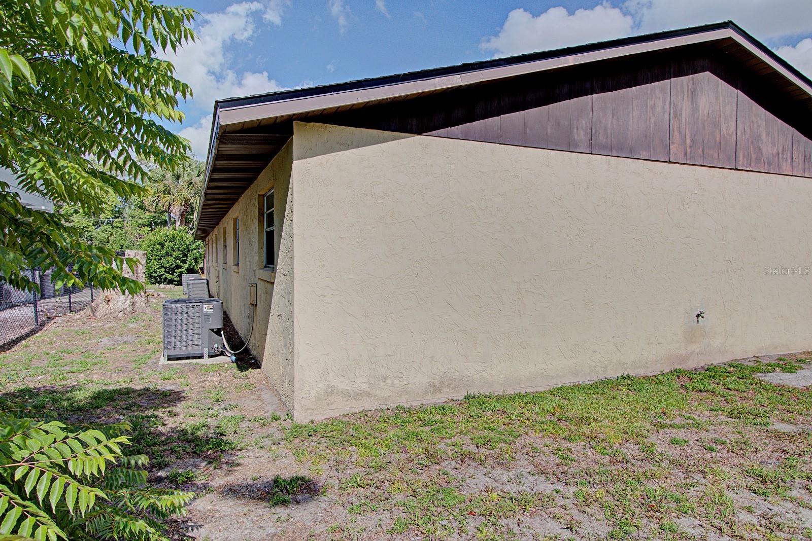 830 N CLAKE ST, DELAND, FL, 32724