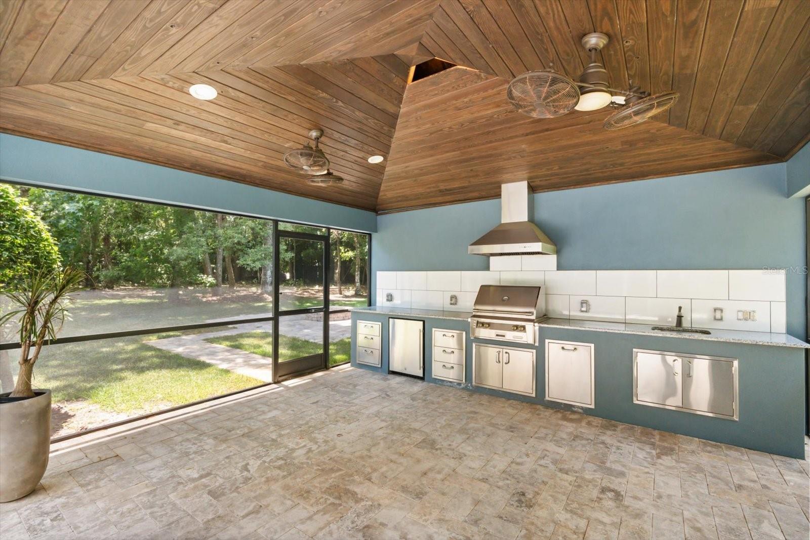 216 WOODS TRL, SANFORD, FL, 32771