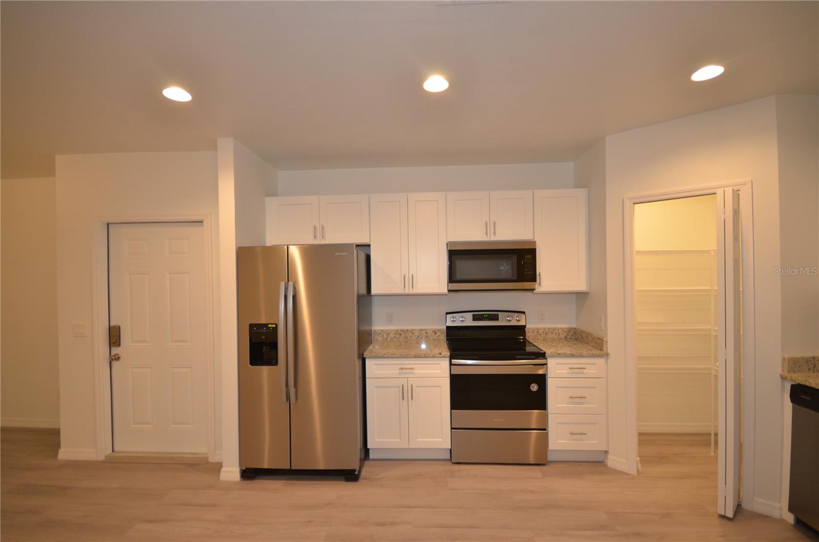 2197 DAVIS CT, FORT MYERS, FL, 33916