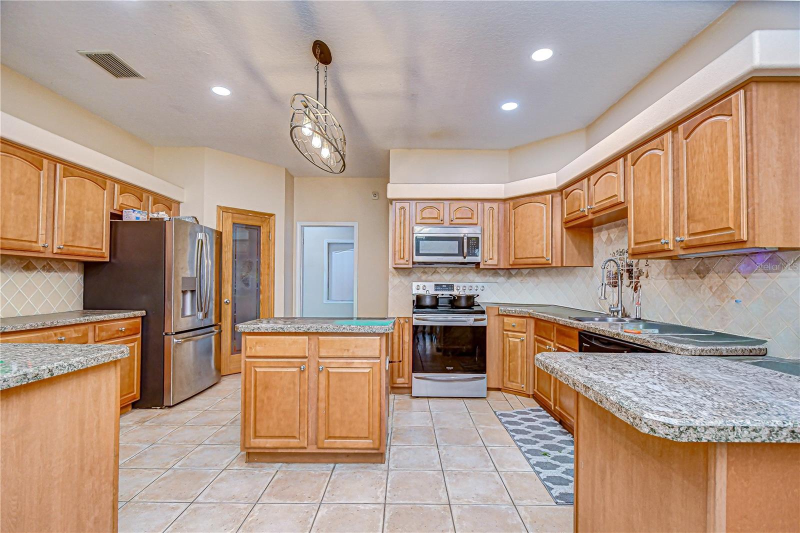 4036 MOORES LAKE RD, DOVER, FL, 33527