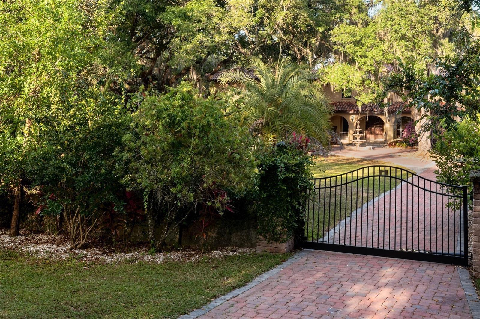 12103 BRIGHTWATER BLVD, TEMPLE TERRACE, FL, 33617