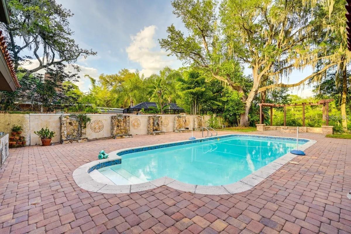 12103 BRIGHTWATER BLVD, TEMPLE TERRACE, FL, 33617
