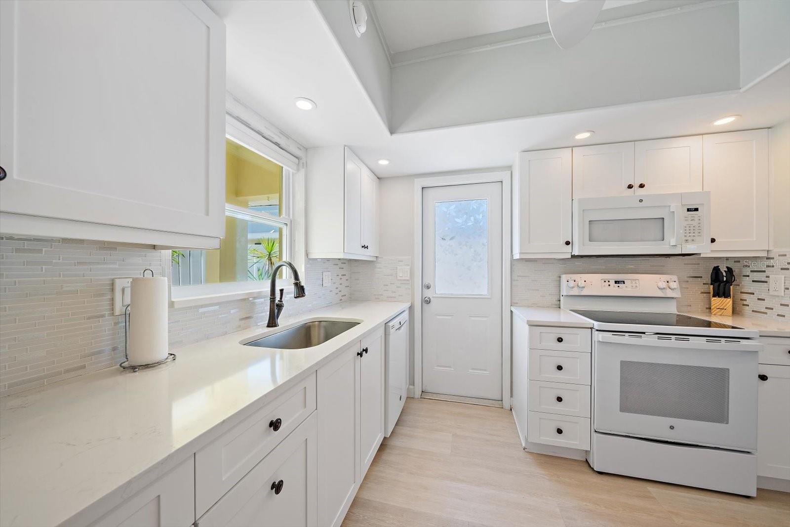 5936 DRIFTWOOD AVE #16, SARASOTA, FL, 34231