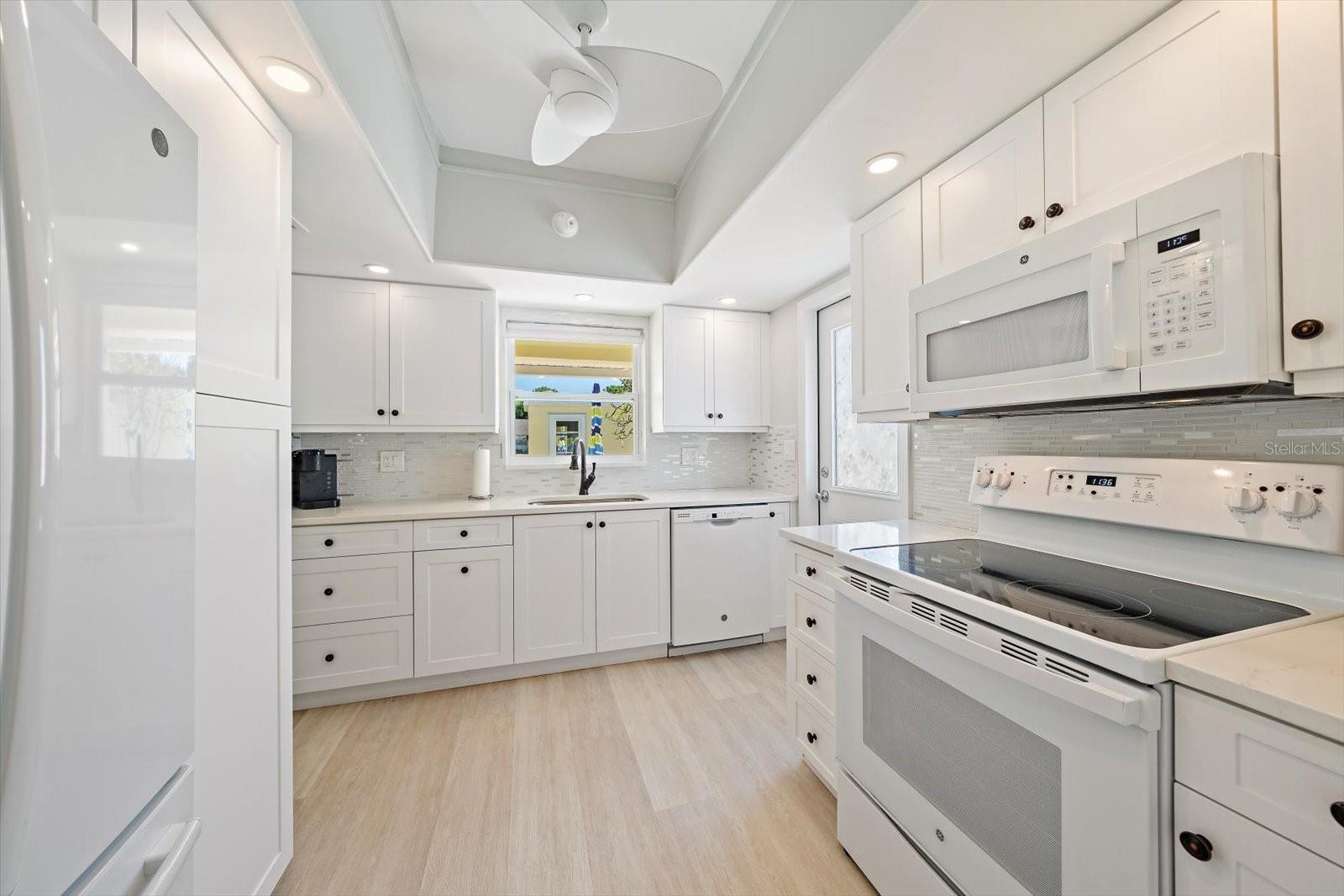 5936 DRIFTWOOD AVE #16, SARASOTA, FL, 34231