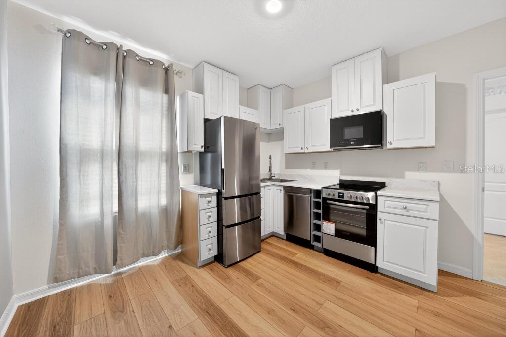 33470 ALWAYS DREAMING CT, SORRENTO, FL, 32776