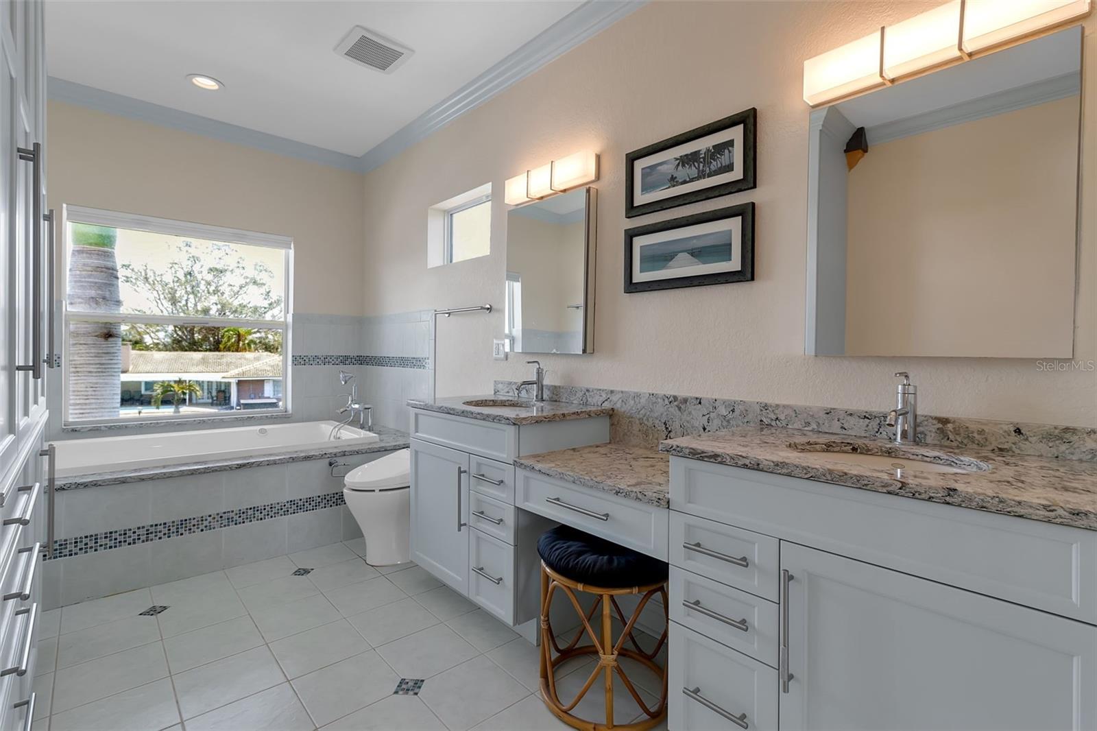 524 HORNBLOWER LN, LONGBOAT KEY, FL, 34228