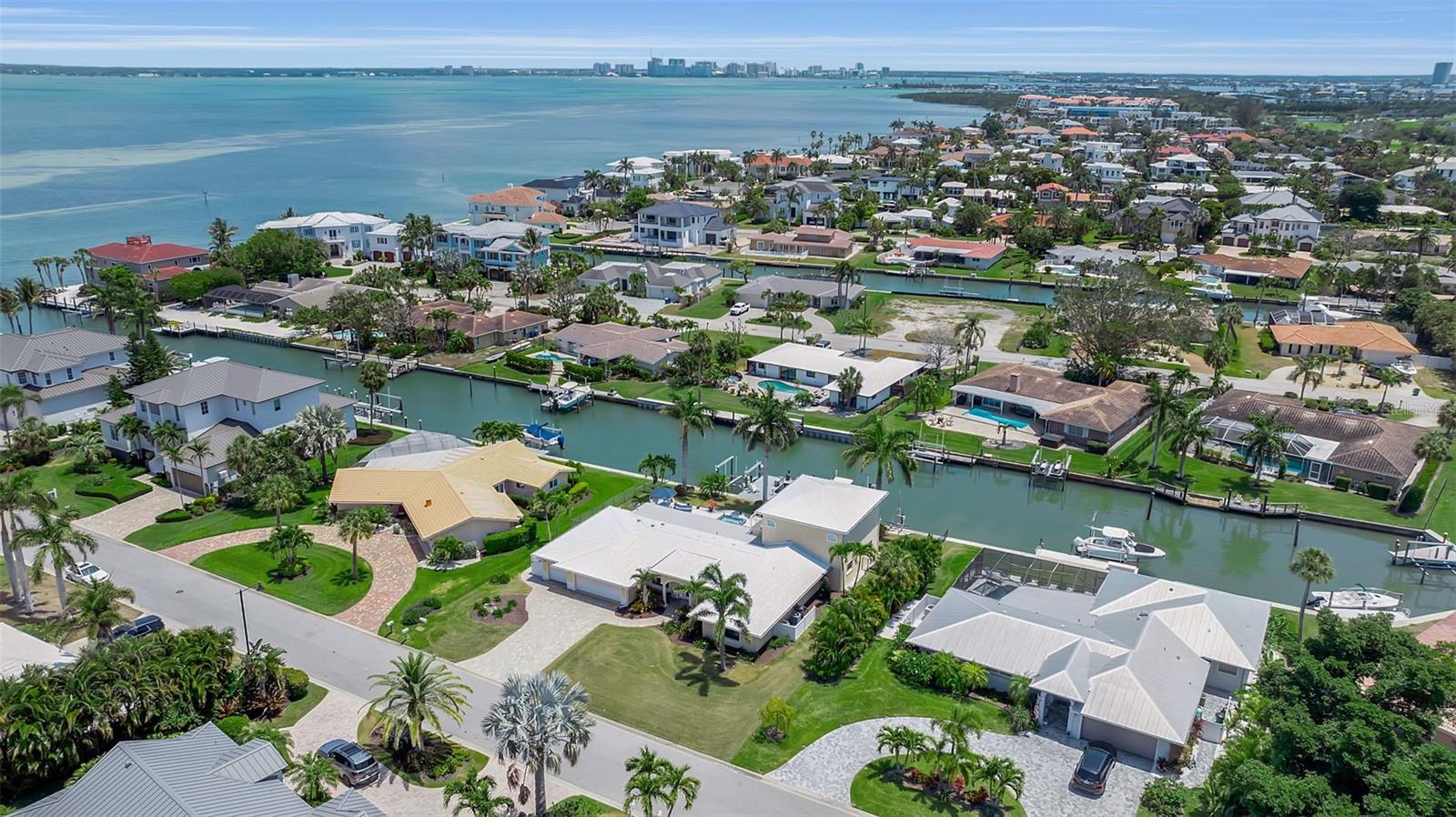 524 HORNBLOWER LN, LONGBOAT KEY, FL, 34228