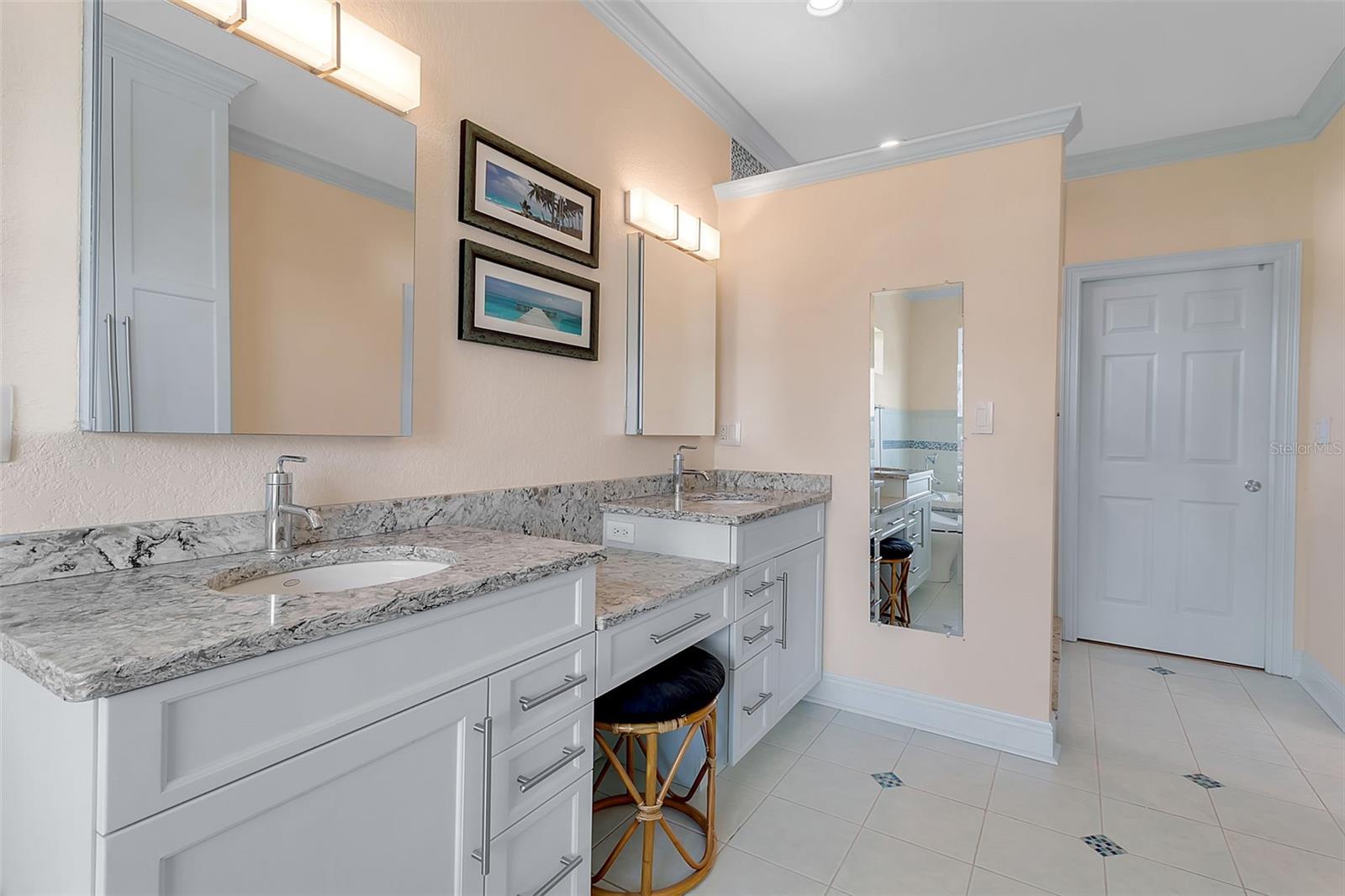 524 HORNBLOWER LN, LONGBOAT KEY, FL, 34228