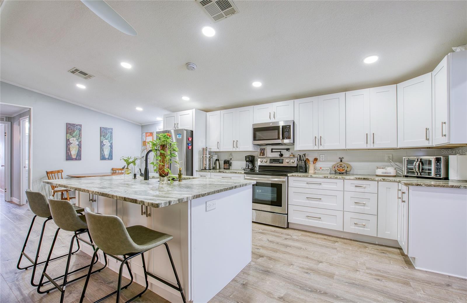 417 DOLPHIN DR S, OLDSMAR, FL, 34677