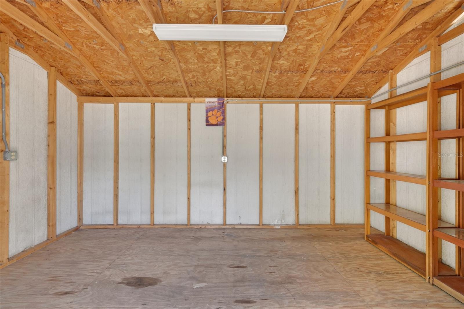422 W 11TH AVE, MOUNT DORA, FL, 32757