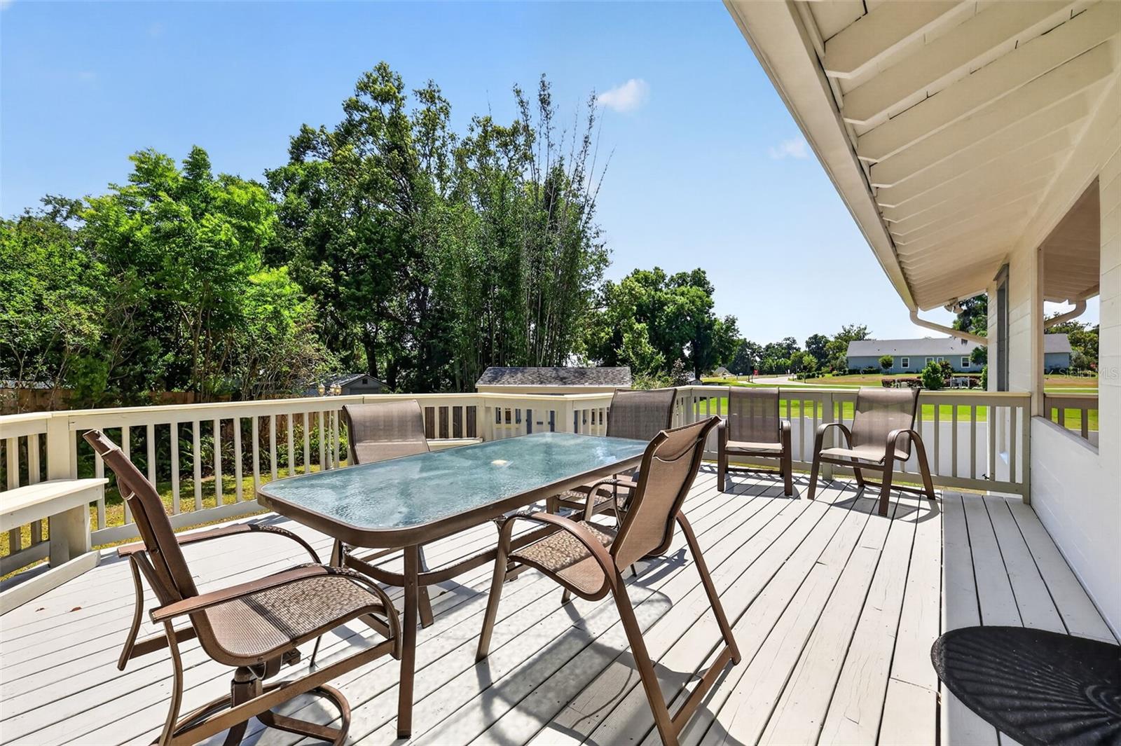 422 W 11TH AVE, MOUNT DORA, FL, 32757