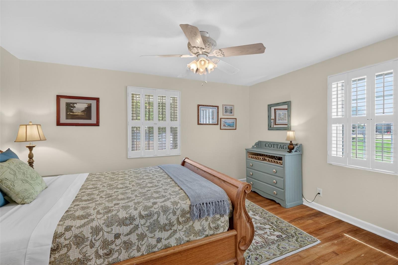 422 W 11TH AVE, MOUNT DORA, FL, 32757