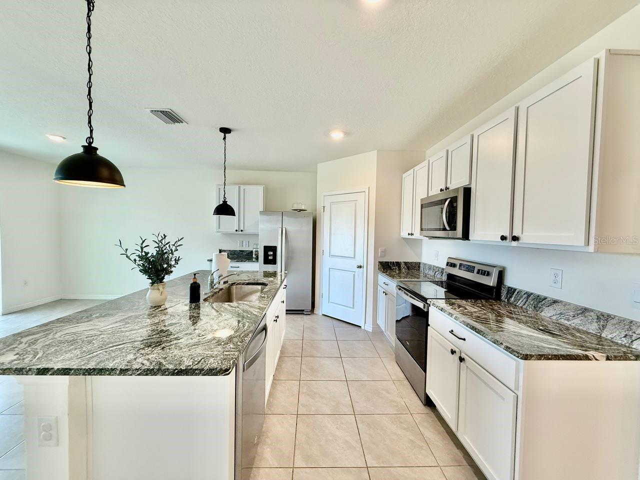 9098 FORGE BREEZE LOOP, WESLEY CHAPEL, FL, 33545